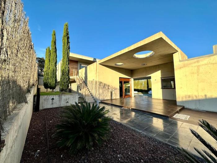 Villa Moderna Exclusiva con Jardín Privado La Villa de Sevilla