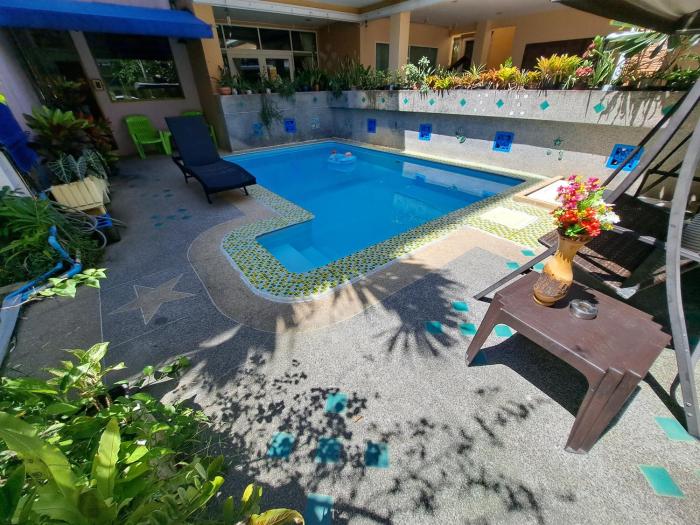 Lily Holiday hotel 百合假日酒店