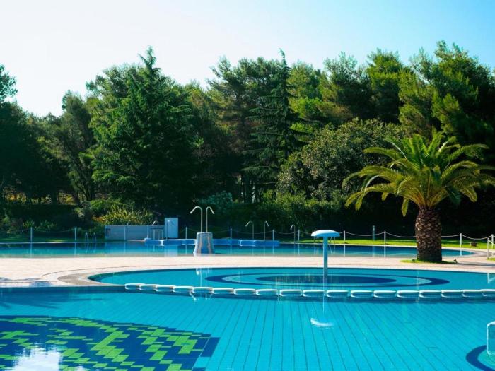 Serene Stay by the Shore