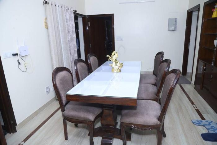 Fortune Home Service Apartment 3Bhk,B-57 Near Apollo Hospital