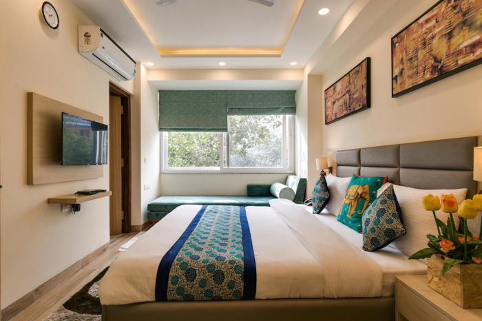 MOYDOM Private Ensuite with Shared Balcony & Kitchen