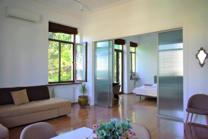 26 May Square, Building of Academicians