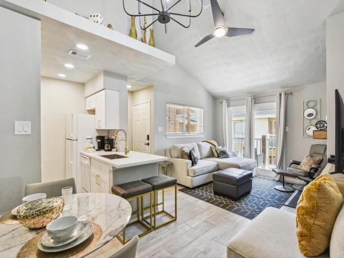 Palms At Cove View 806 - Bougie Beach Bungalow