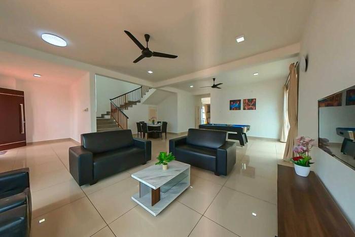 Desaru Spacious 6 Rooms Bungalow 22paxes KTV-Billard-BBQ-Netflix