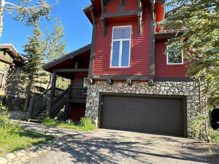 Snowcreek V #757 condo