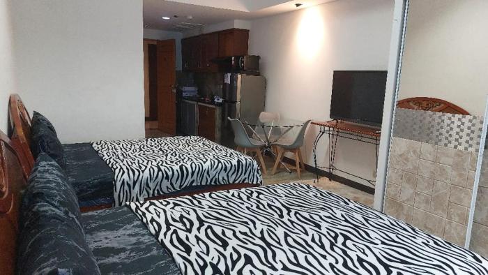 USA embassy front suite Pearl of the Orient