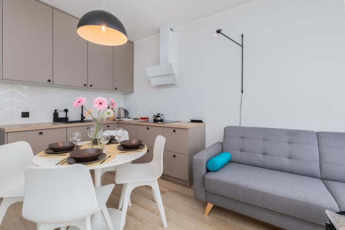 Bright Apartment Rogalińska for 6 Guests in Gdansk by Renters