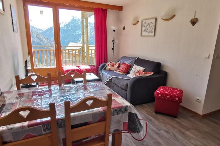 Les Balcons du Soleil Appt304 à100m pistes 2 chambres parking couvert WIFI Ménage compris lhiver