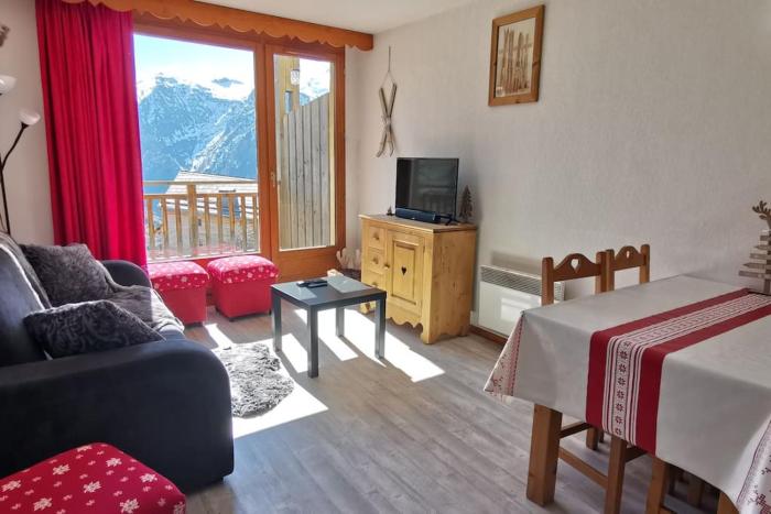 Les Balcons du Soleil Appt303 à100m pistes 2 chambres parking couvert WIFI Ménage compris lhiver