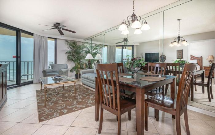 Phoenix III 3044 condo