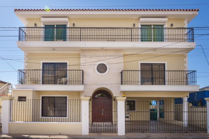 Beautiful Three Storage House Near Playa Caleta