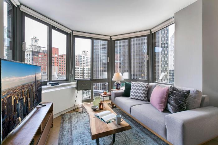 Winged Tribeca Studio w Indoor pool Gym NYC-68