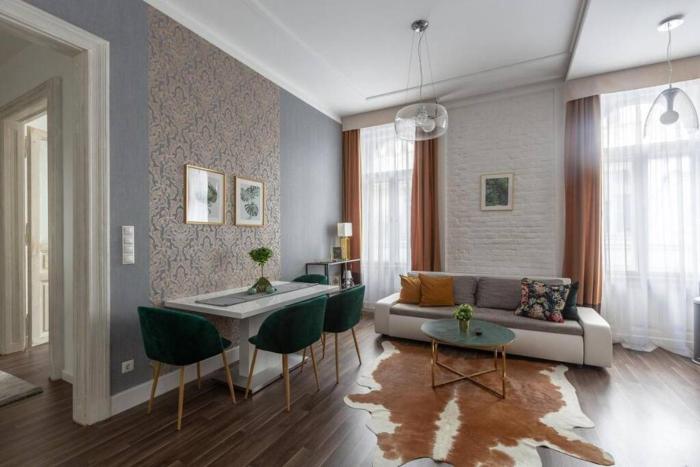 Chic, Captivating Space Near Opera House