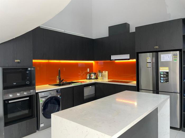 penthouse 4pn sea view near the beach