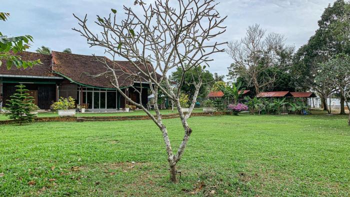 Aaira 8Pari Riverview Lodge