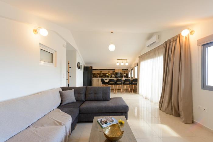 Zissis Suites Downtown Apartment