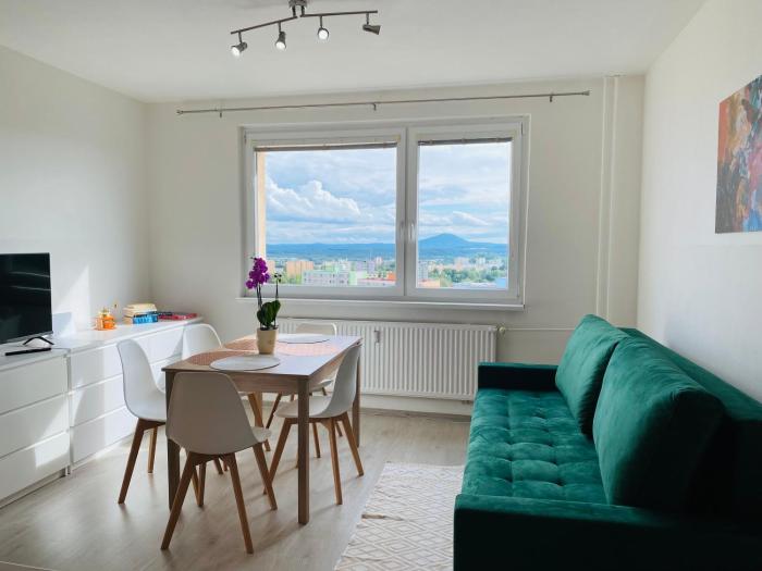 Apartman JakoDoma Zelený Gauč hlídané PARKOVÁNÍ u domu ZDARMA