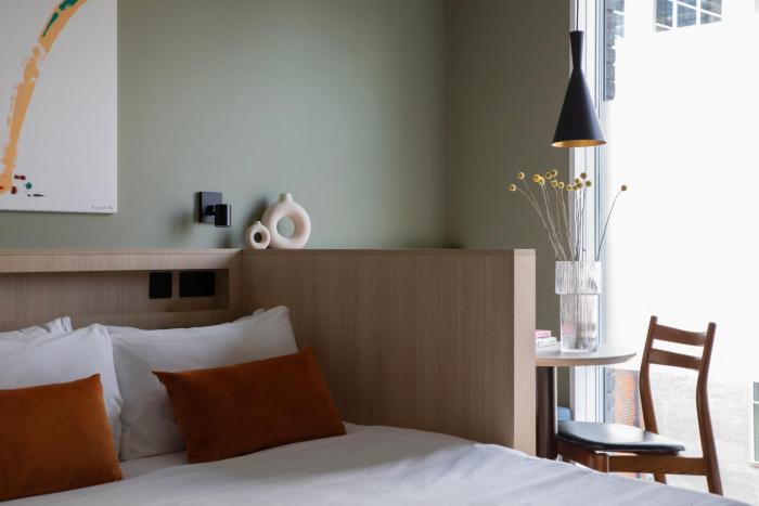 Bob W London Tower Hill - Studios