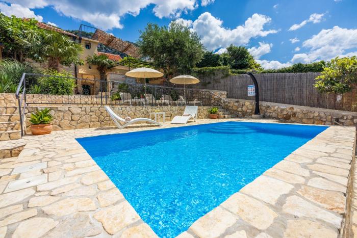 Villa Cocoon - Vacation Home with Heated Pool & Garden