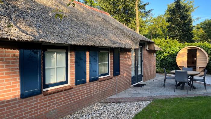 Villa Victoria with sauna in Ermelo