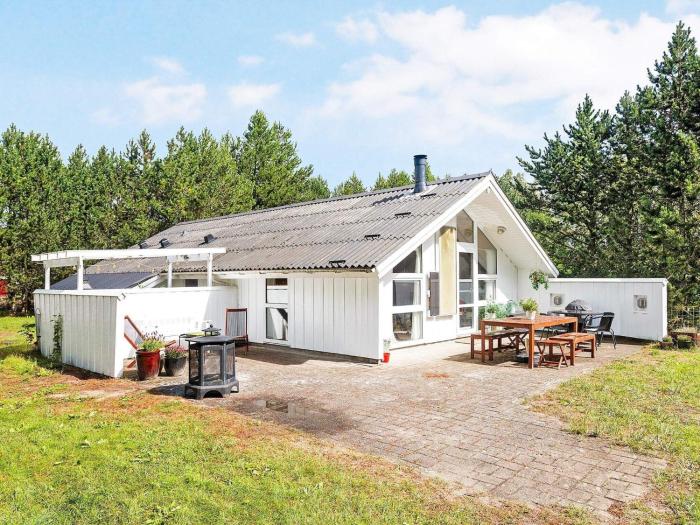 Luxurious Retreat by Bratten Strand-By Traum