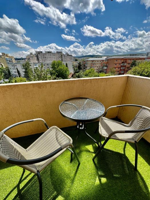 Sunny Two Bedroom Apartment
