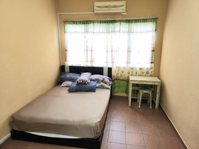 Reyza Homestay KKB