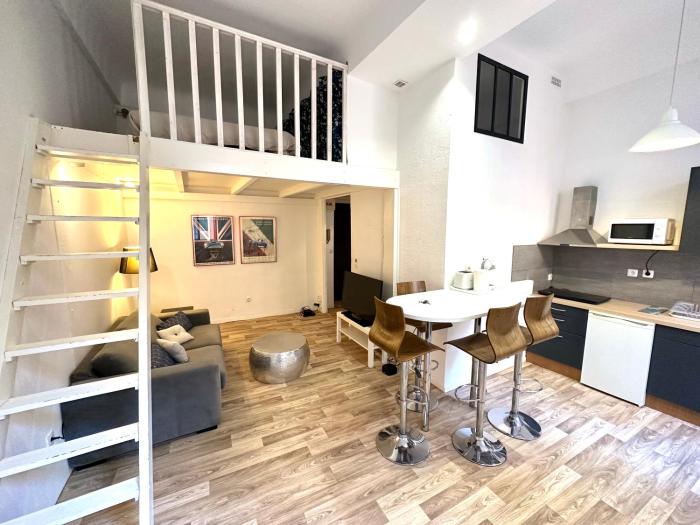 Studio mezzanine sur le port