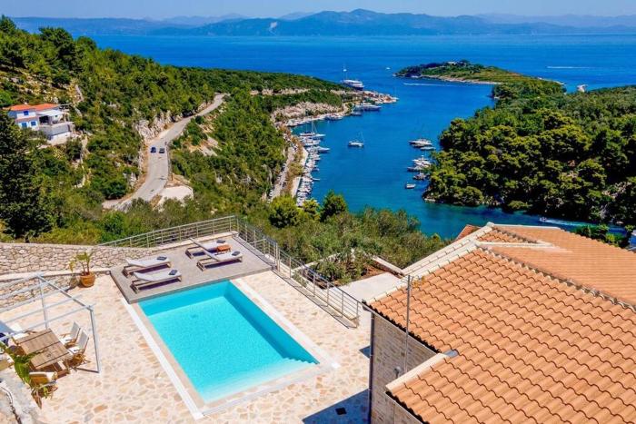 Above Blu Villa by PaxosRetreats
