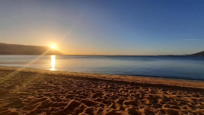casa de praia beira do mar, pé na areia