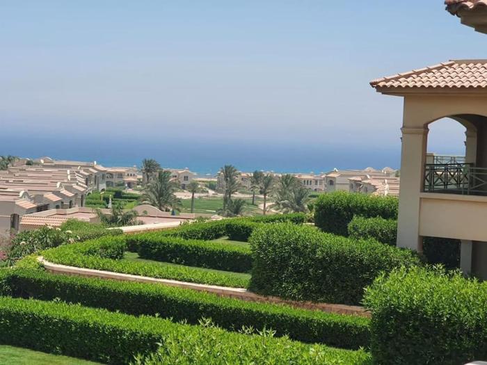 Lavista 6 sokhna 3bedrooms chaletالعين السخنه