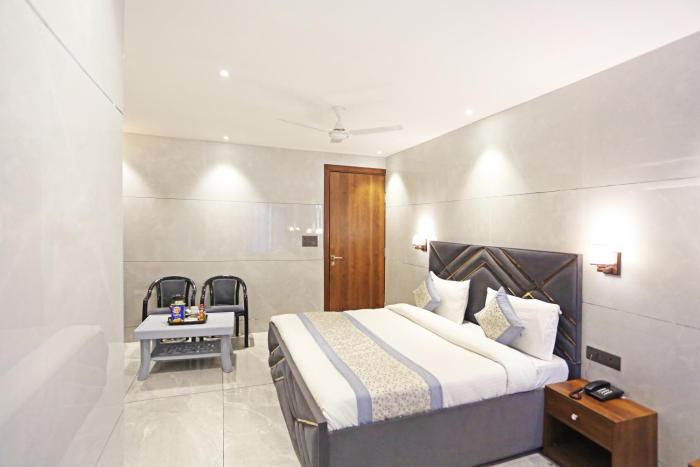Hotel Preet Inn 05 Mints Walking Distance Nizamuddin Railway Station