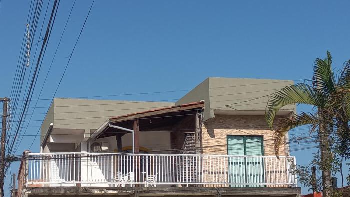 Ótimo sobrado prox da Praia Grande com ar condicionado