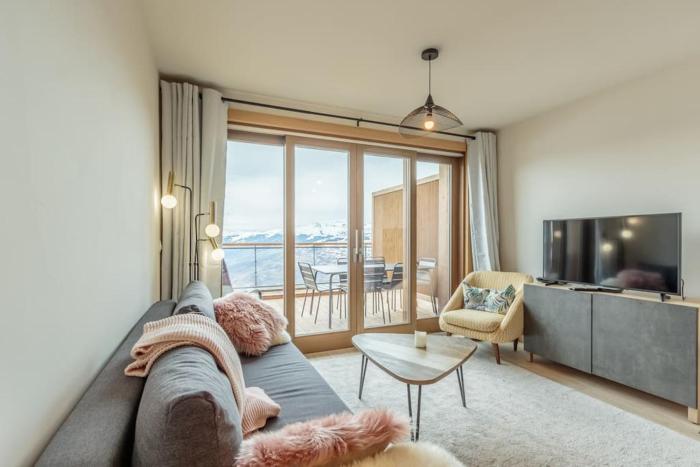 Luxurious duplex for 4-7p with large terrace and pool in ski-in ski-out 5 star residence at Les Arcs