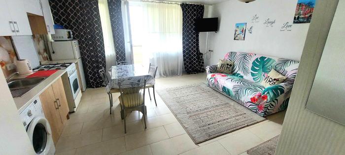 Apartment on str Goloseevskaya 3