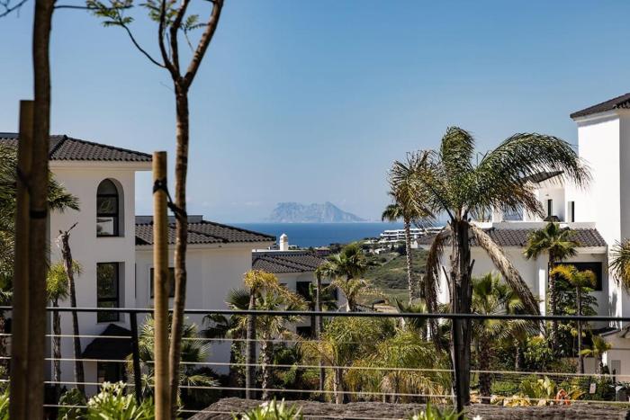 Brand New Gorgeous 2 Bed Apartment at Estepona Hills!