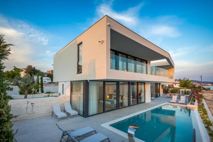 Alluring Rogoznica Villa - 5 Bedrooms - Private Infinity Pool with Stunning Views