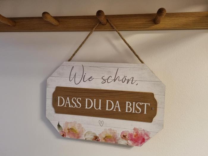 Modern-Ruhig-Stadtnah-Geschirrspüler-Parkplatz