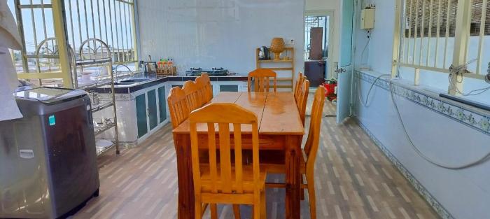 Nhà Nghỉ Tuyết Phụng