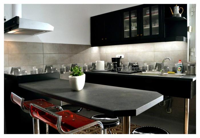 Renovated Home Next To Old Town