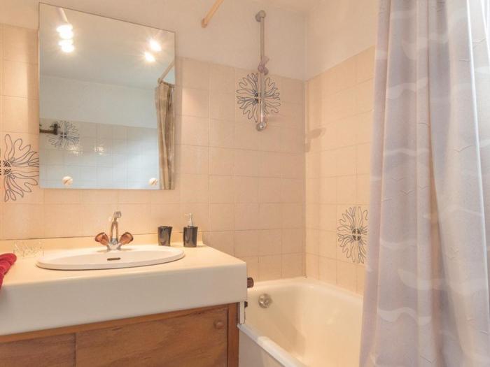 Spacieux Triplex 4 pièces, 7 couchages, proche pistes, parking, calme - FR-1-330F-74
