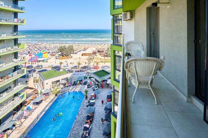 Brooklyn Apartment Spa and Pool Beach Resort - parking