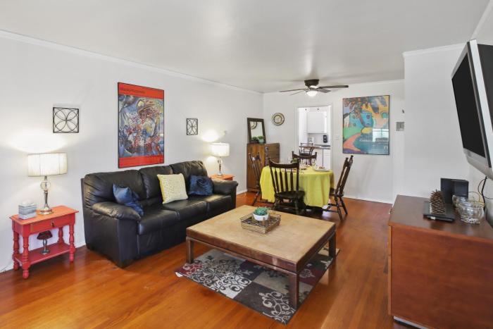 Walk to Retro Row Long Beach Condo