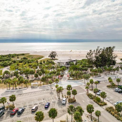 Siesta Key condo close proximity to beach