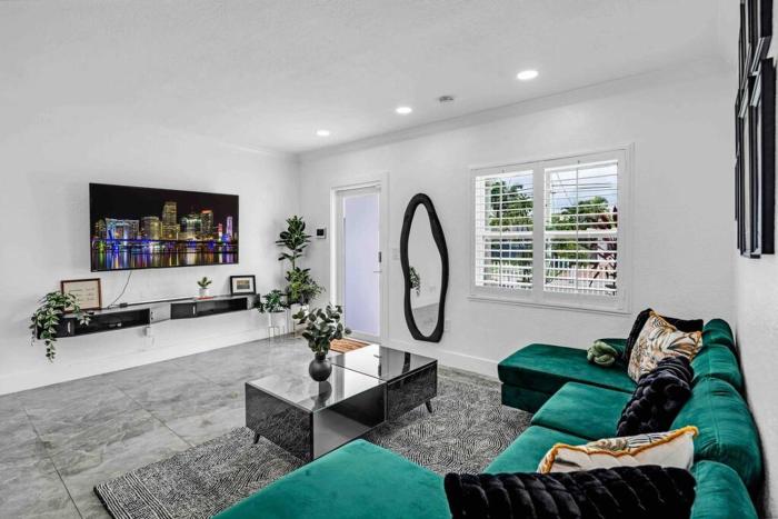 Miami Luxury Home! Next to Miami airport and beach