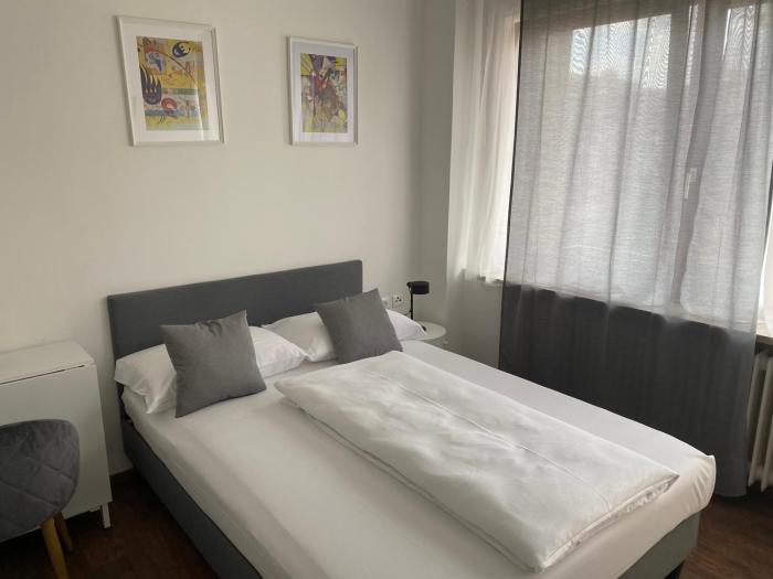 Zentral gelegene schöne Wohnung in Bremen Mitte, direkte Nähe zum Klinikum im Viertel , Balkon