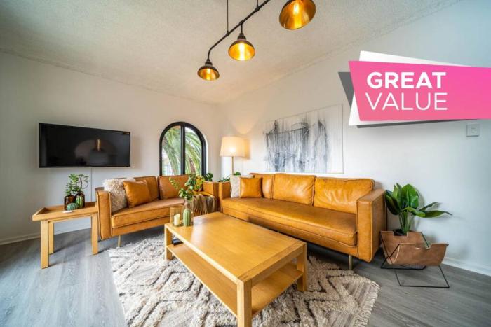 Indulge at Glenelg North