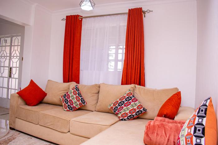 Arabella Bloom - Chic 1-Bedroom Apartment near Waterfront Mall Karen