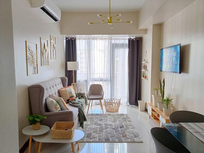 Beautiful High End Condo in City Center, Manila