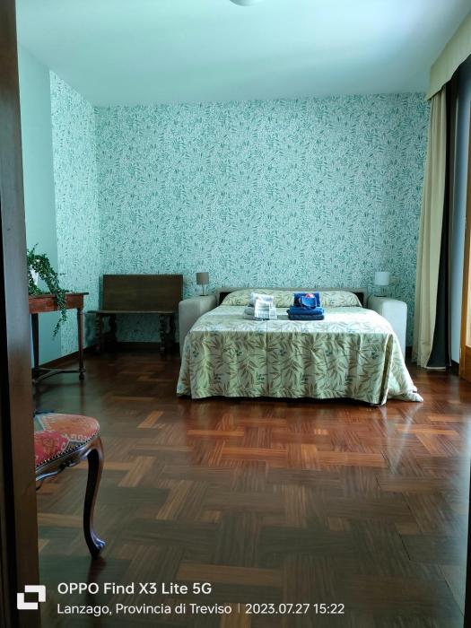 Villa Miani camera floreale